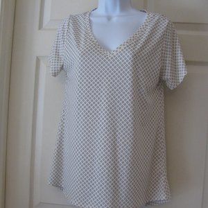 LuLaRoe Christy T Small NWOT $35 New White with Black Circles V Neck